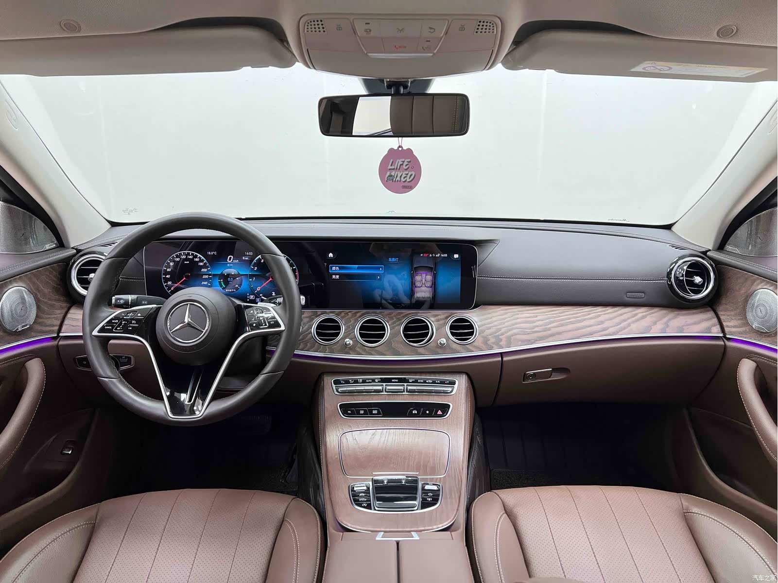 Mercedes-Benz E-Class, 2023 20