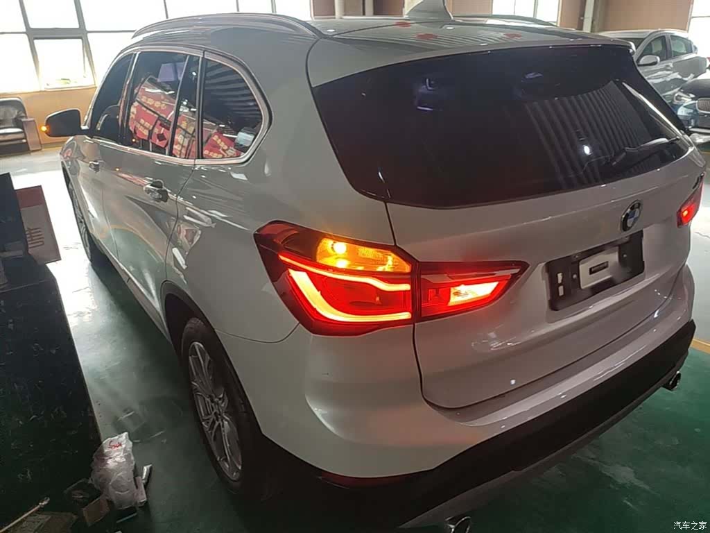 BMW X1, 2018 все фото