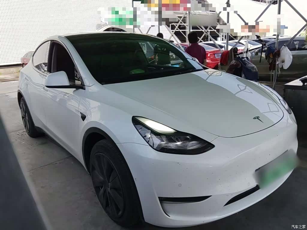 Tesla Model Y, 2022 4