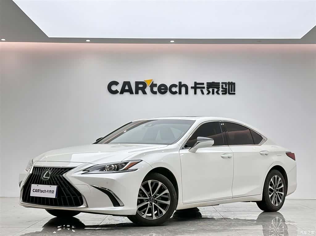 Lexus ES, 2024 1