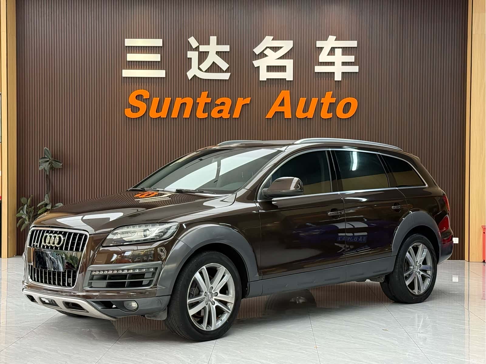 Audi Q7, 2015 1