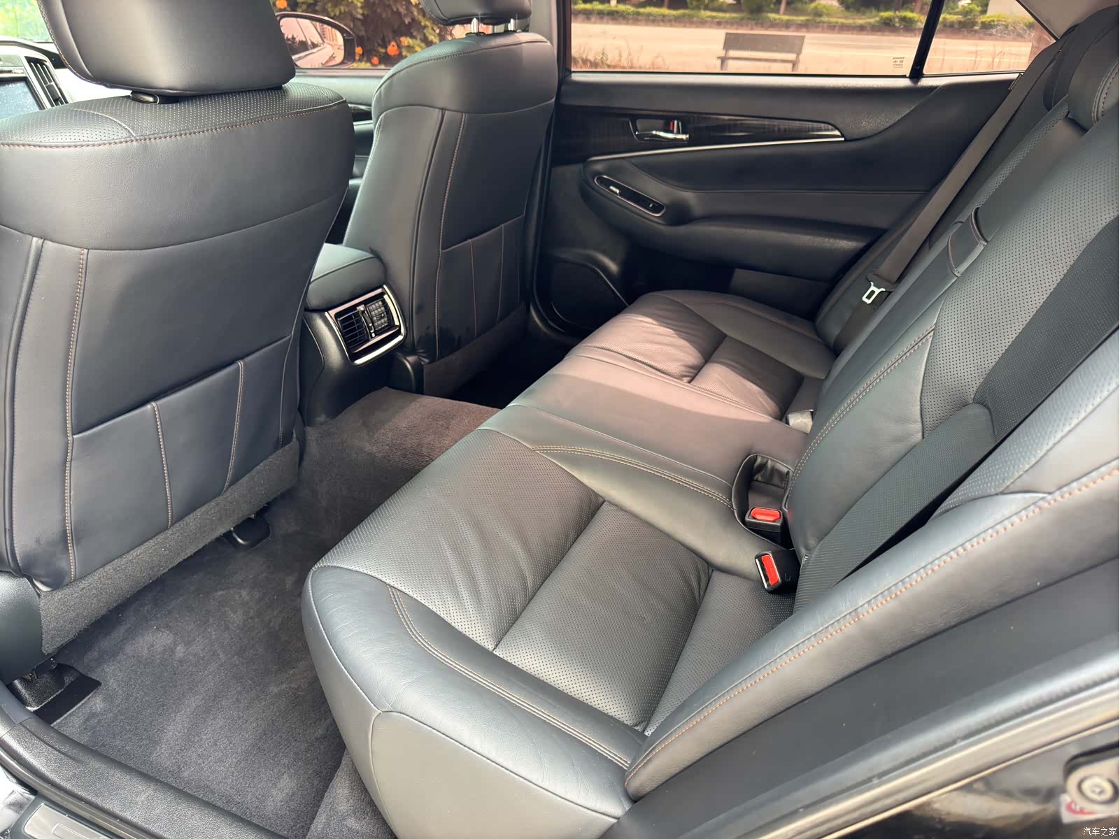 Toyota Crown, 2018 8