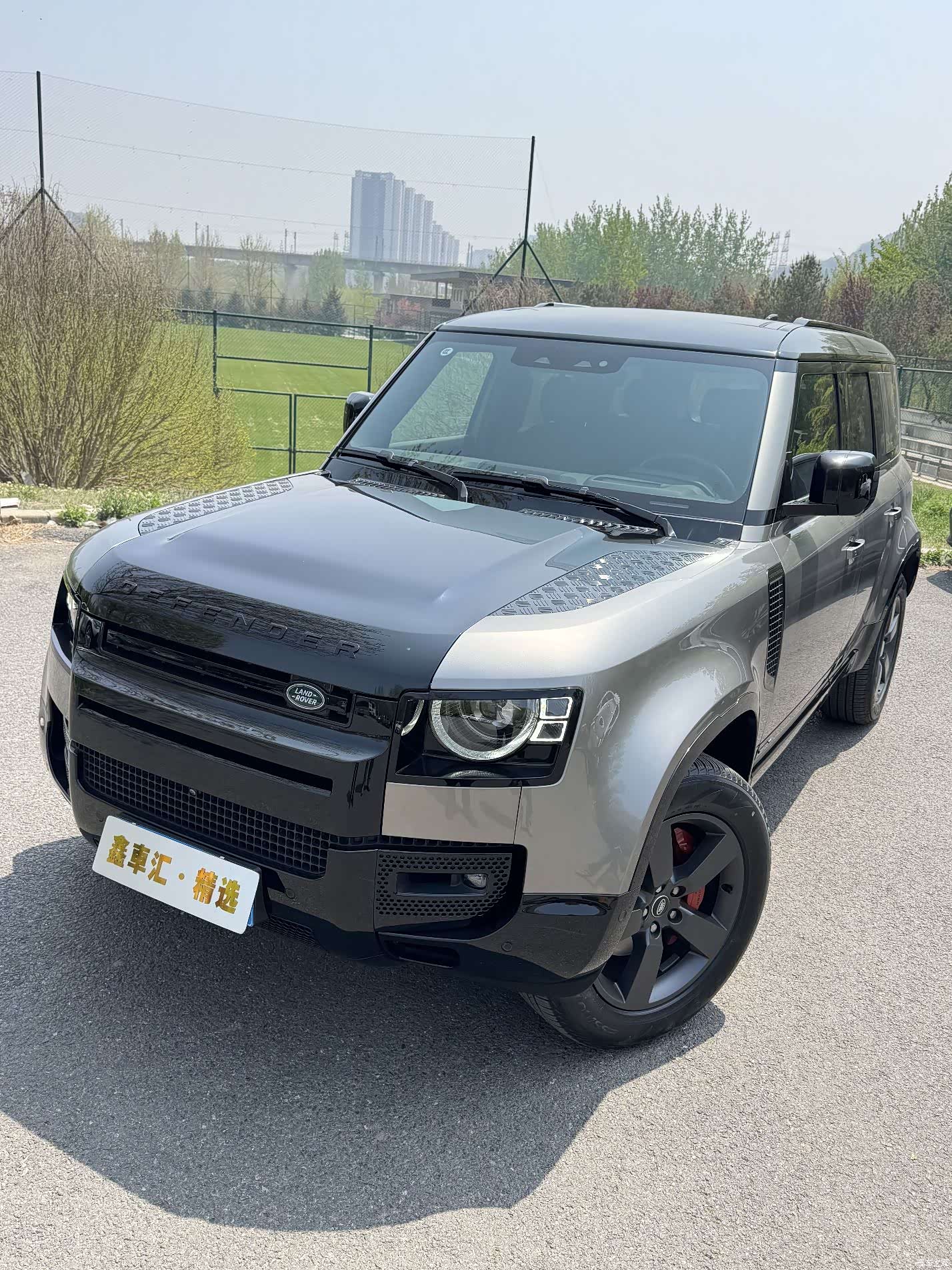 Land Rover Defender, 2024 6