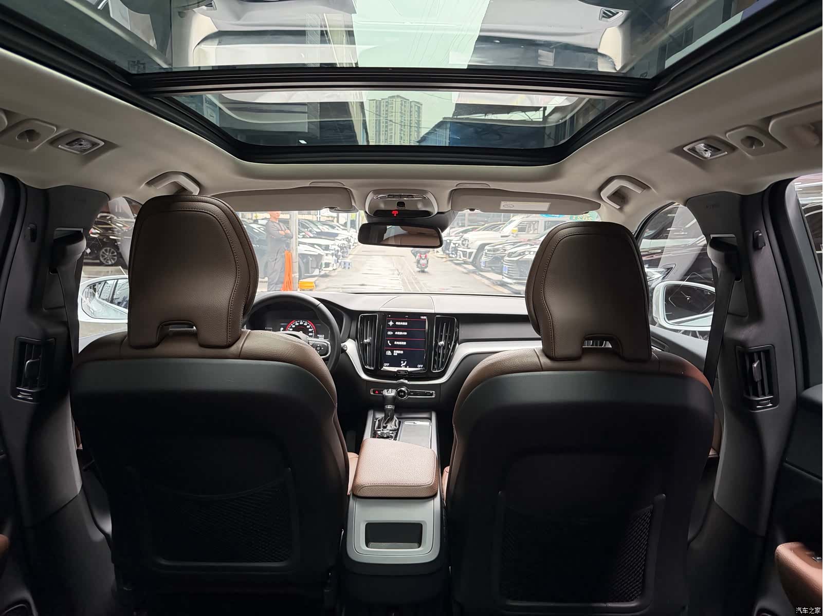 Volvo XC60, 2019 18