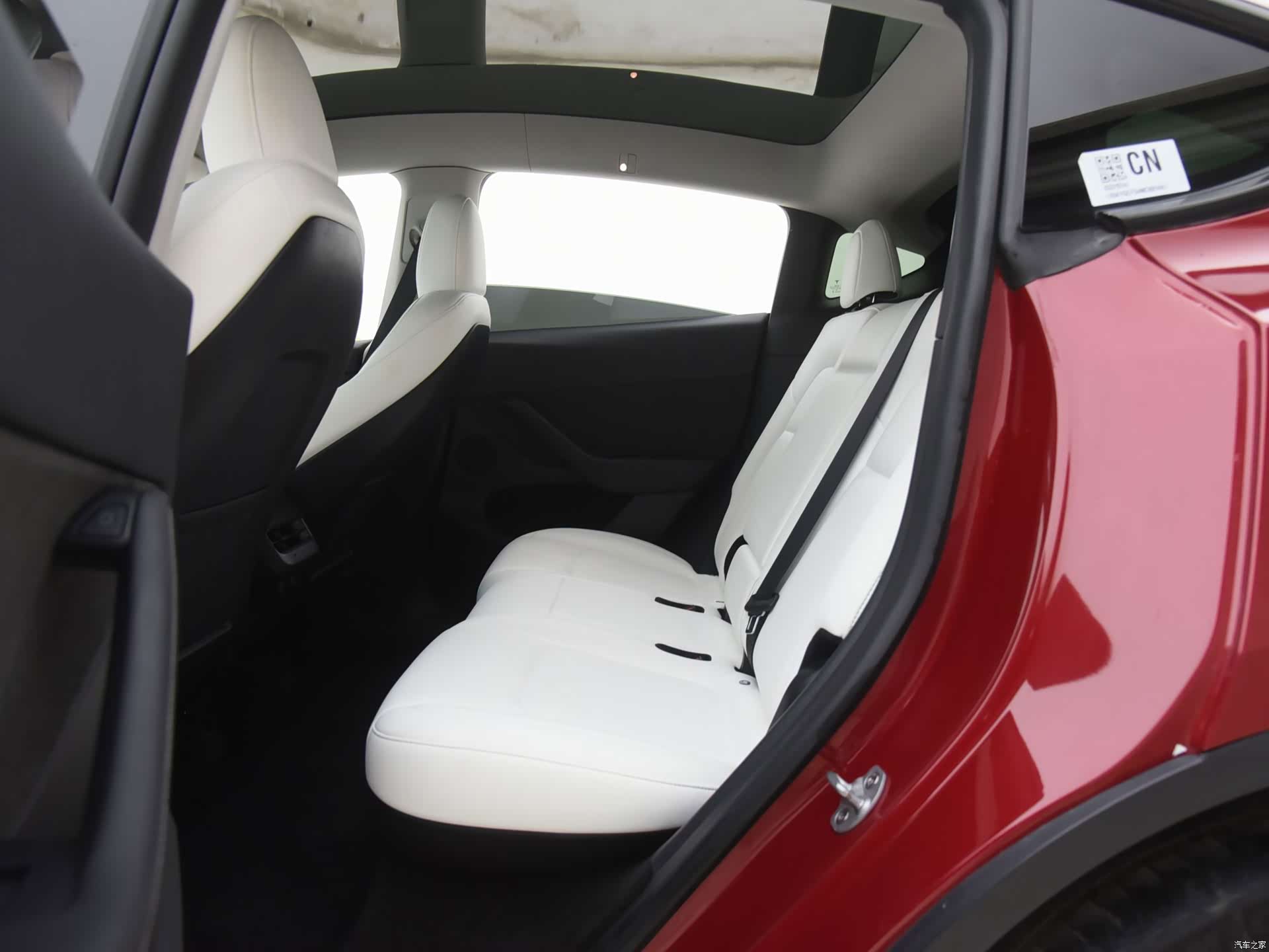 Tesla Model Y, 2023 9