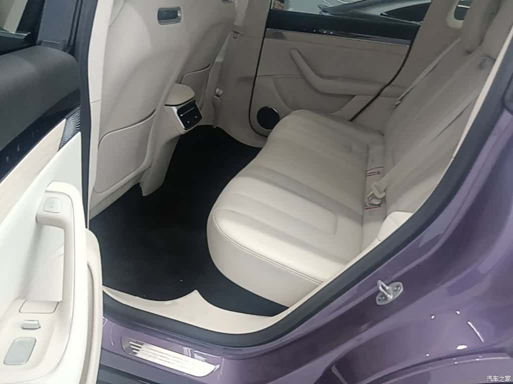 Luxeed R7, 2025 17