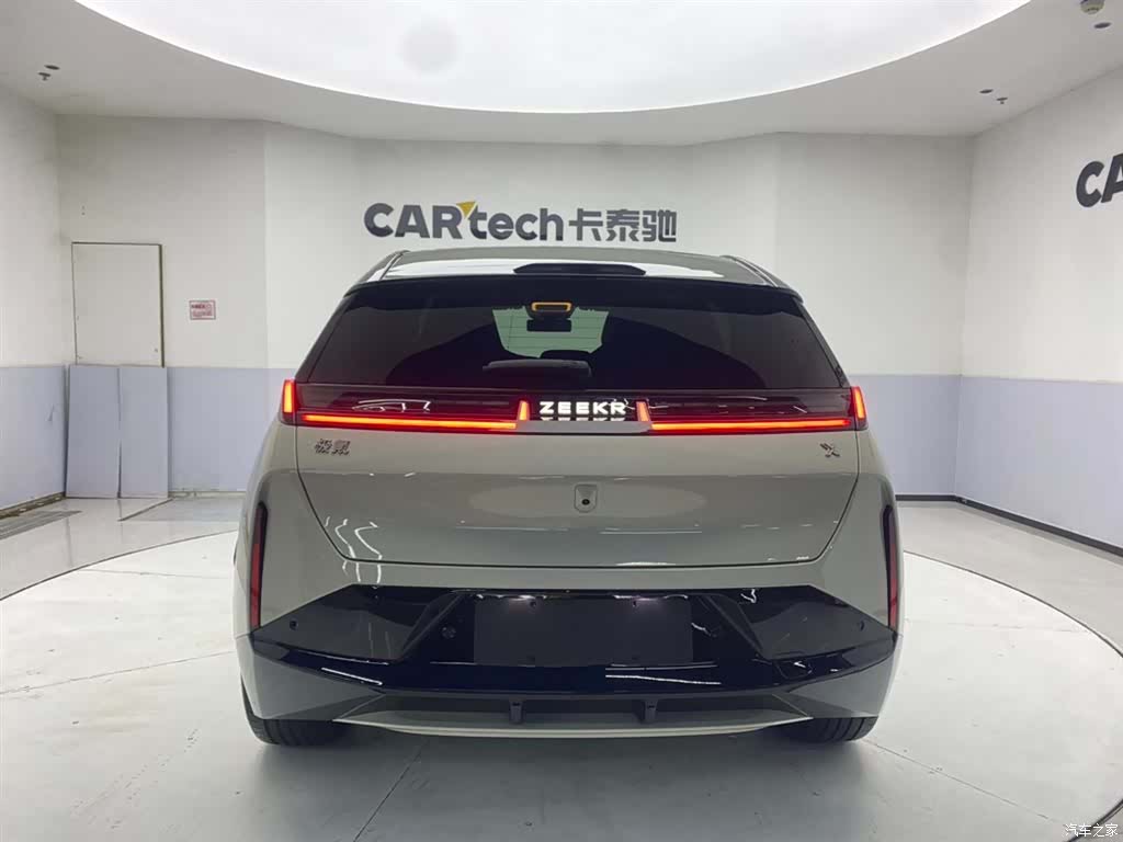 Zeekr X, 2024 6