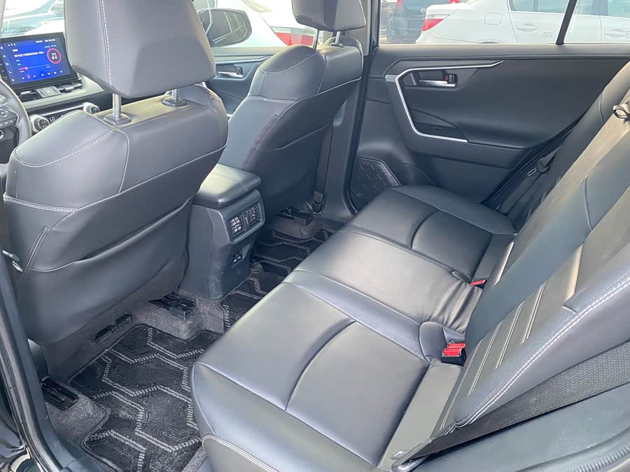 Toyota RAV4 2023, фото 9