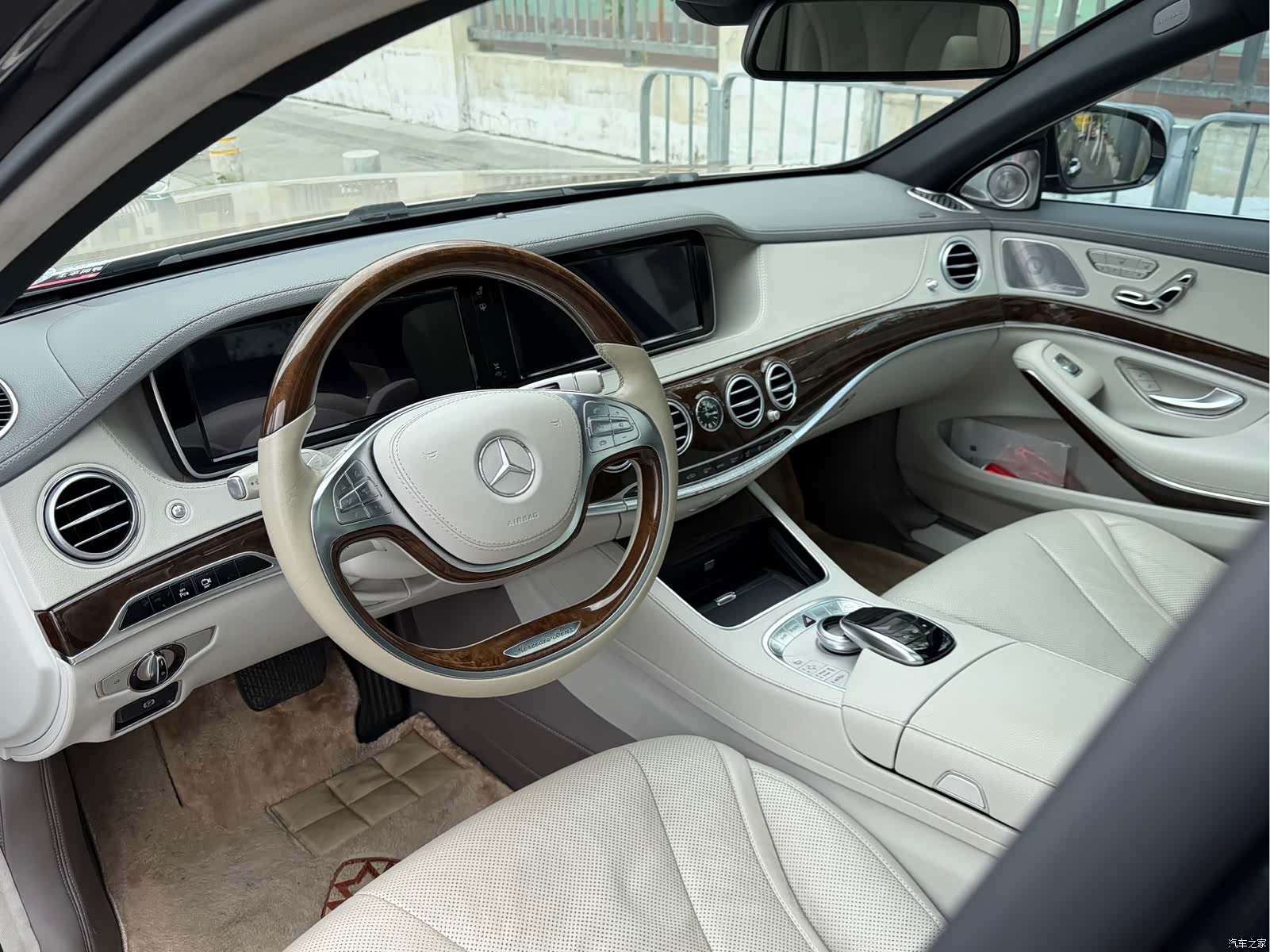 Maybach S-Class, 2015 3