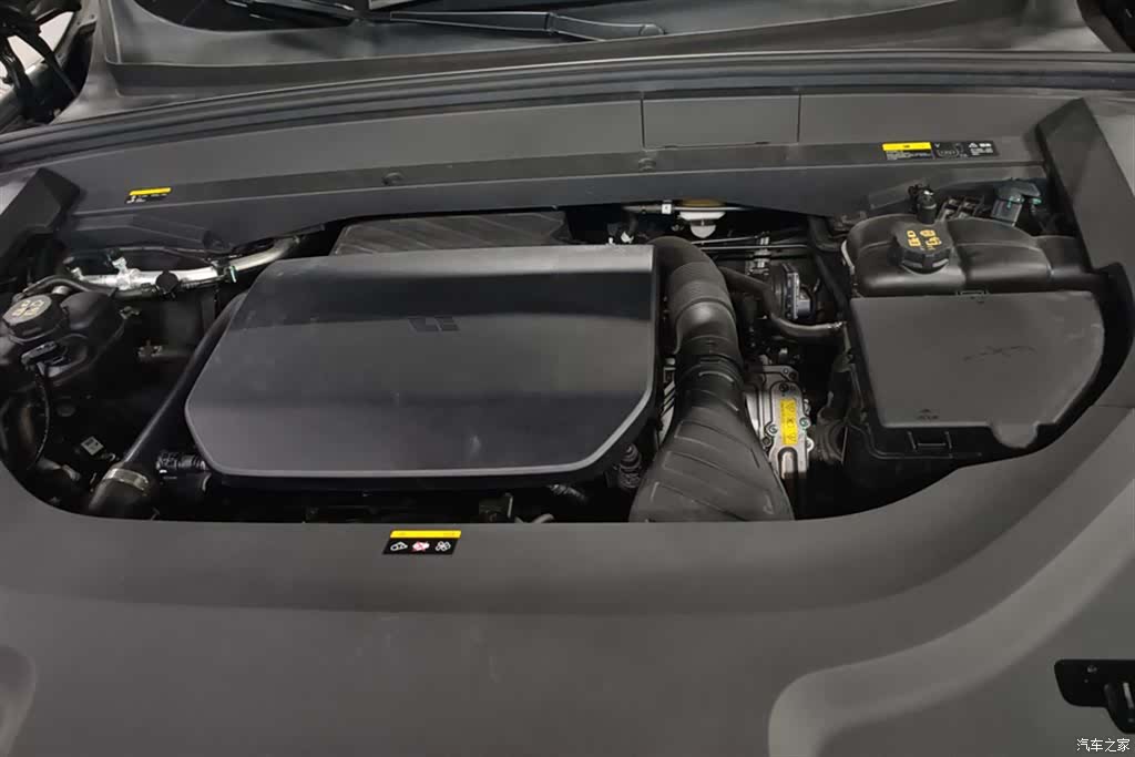 Li Auto L8, 2025 10
