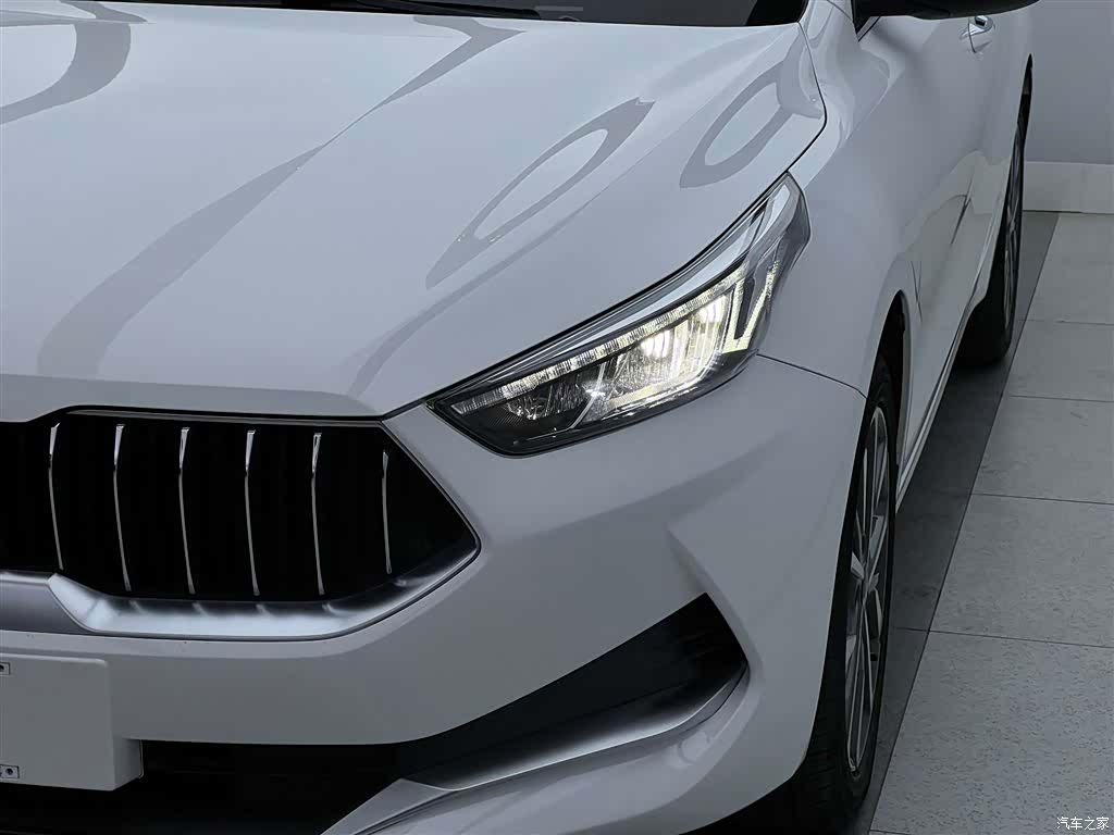 Kia K3, 2022 4