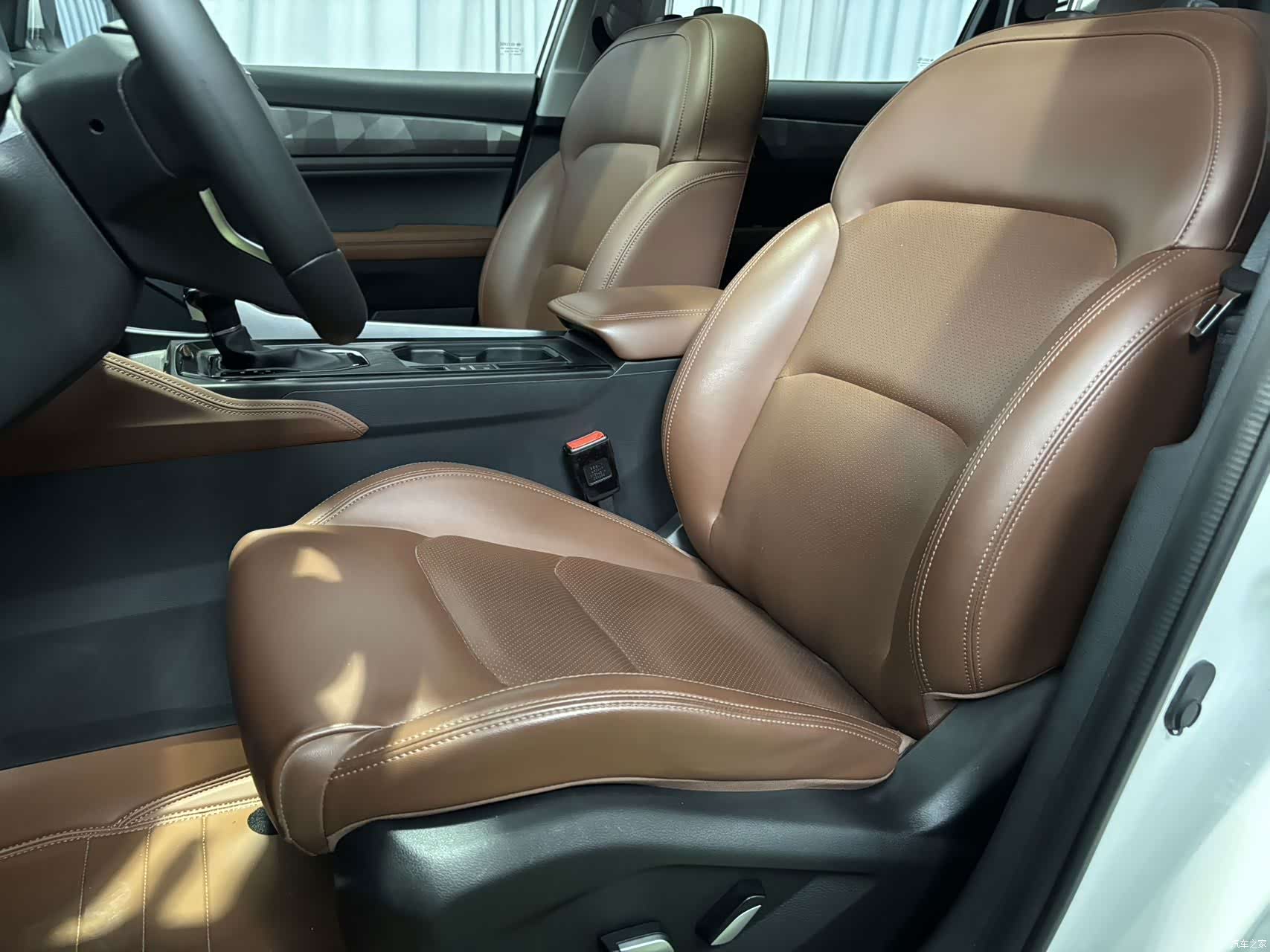 Geely X6, 2022 8
