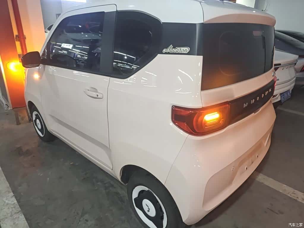 Wuling MINIEV, 2021 все фото