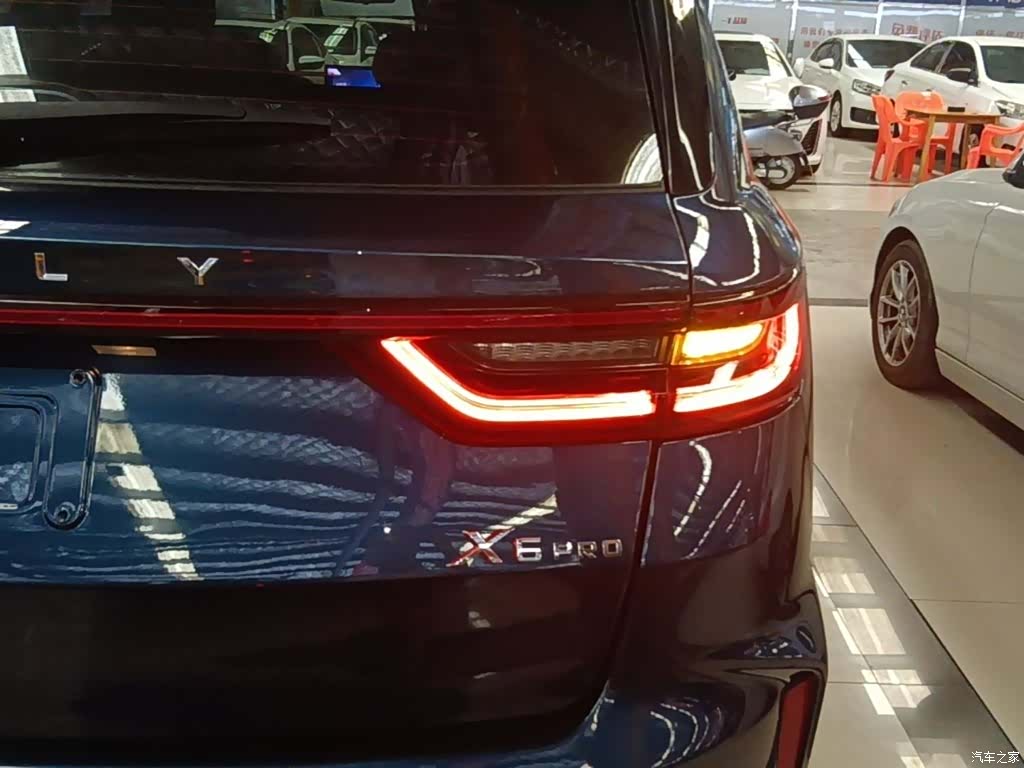 Geely X6, 2022 8