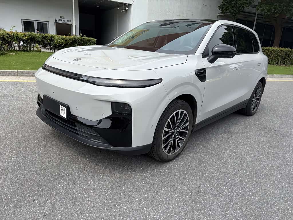 Leapmotor B10