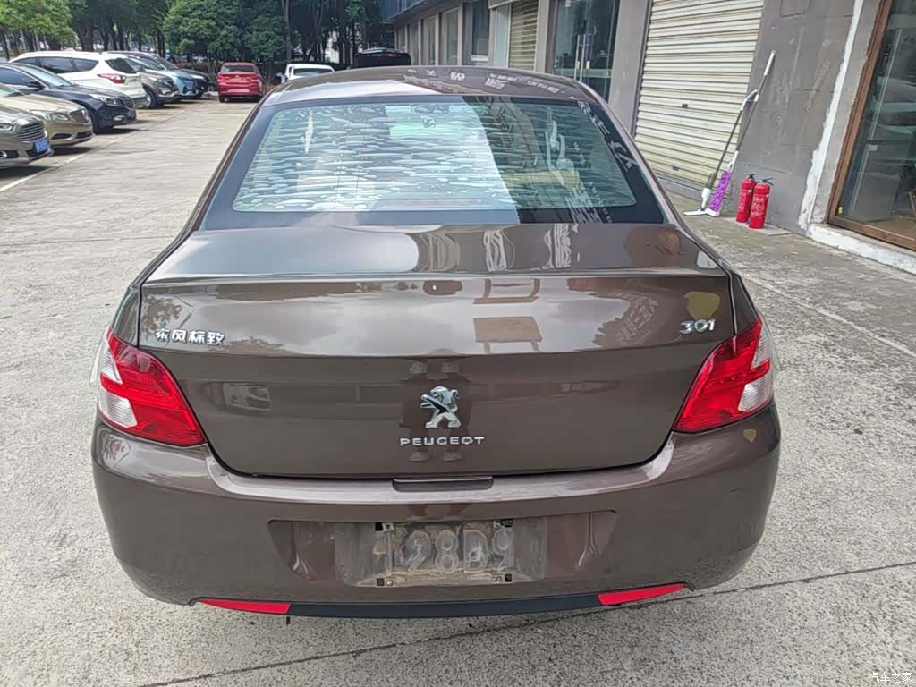 Peugeot 301, 2015 6