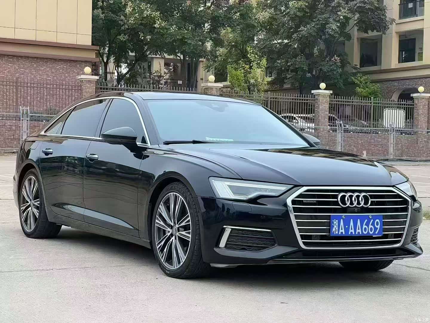 Audi A6L, 2021 3