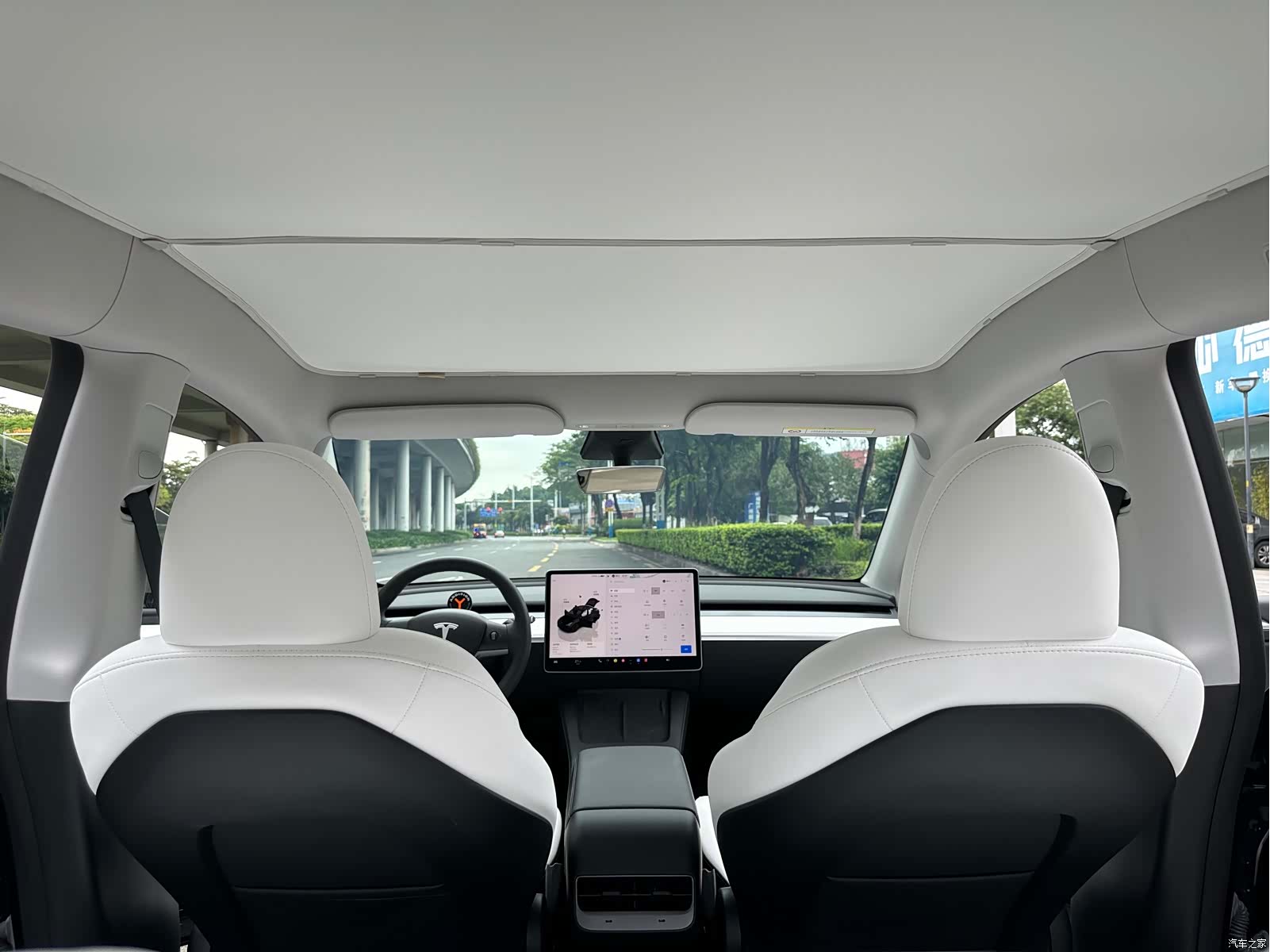 Tesla Model Y, 2023 17