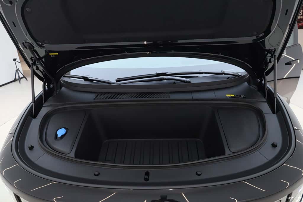 Li Auto i6, 2025 11