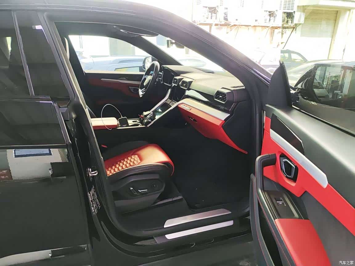 Lamborghini Urus, 2020 10