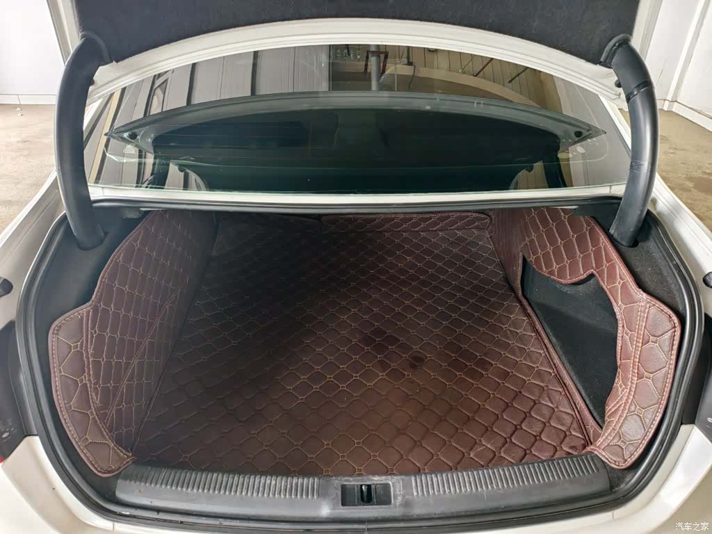Audi A4L, 2010 13