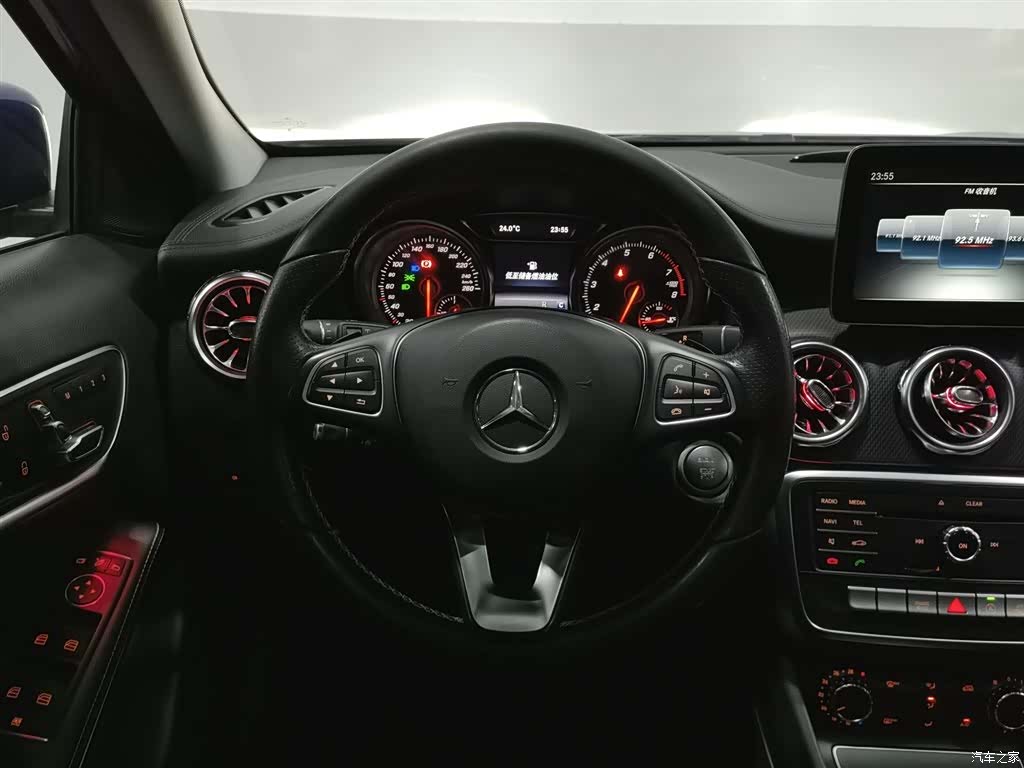 Mercedes-Benz GLA, 2018 11