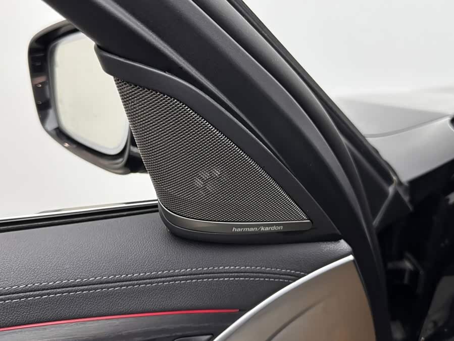 BMW 5 Series 2024, фото 14