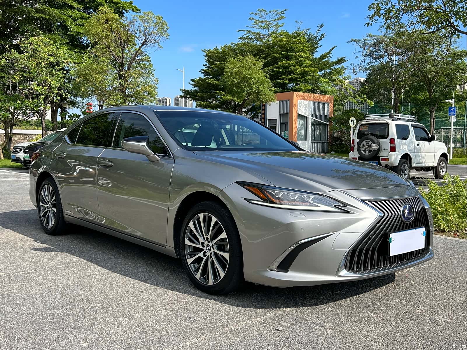 Lexus ES, 2021 3