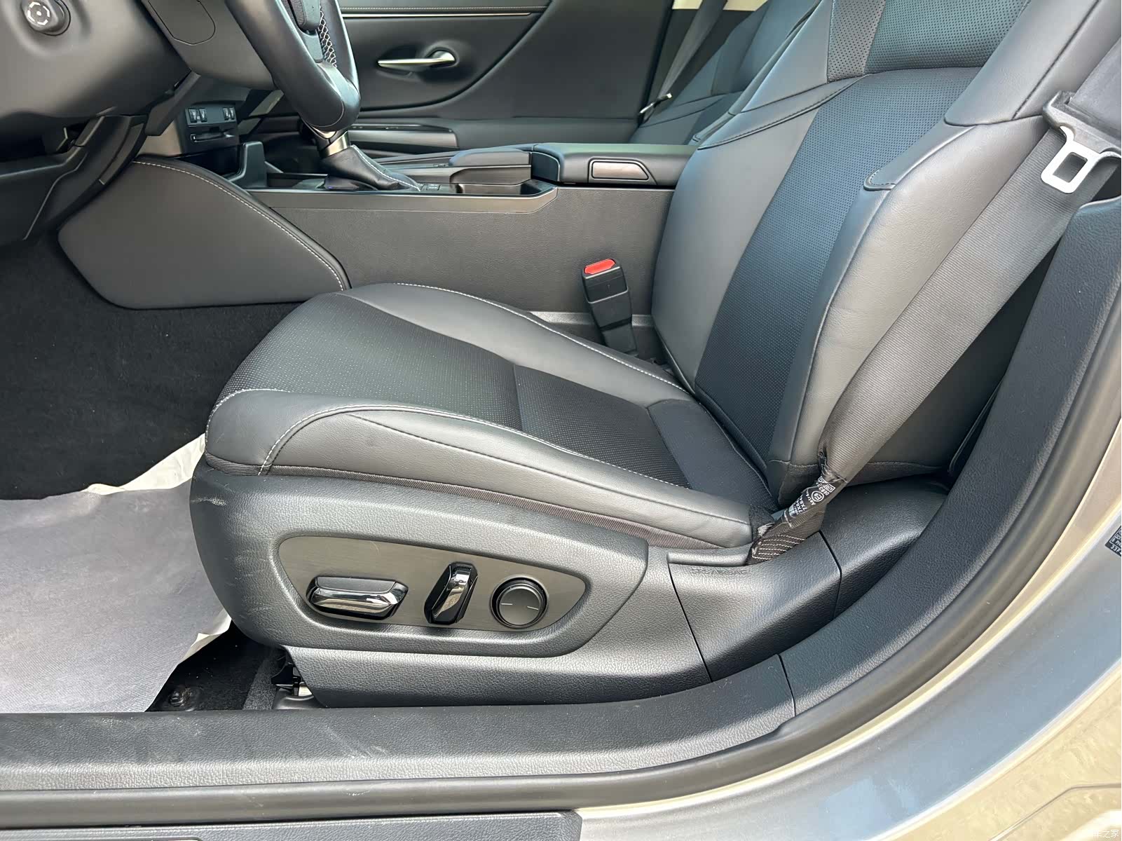 Lexus ES, 2021 22