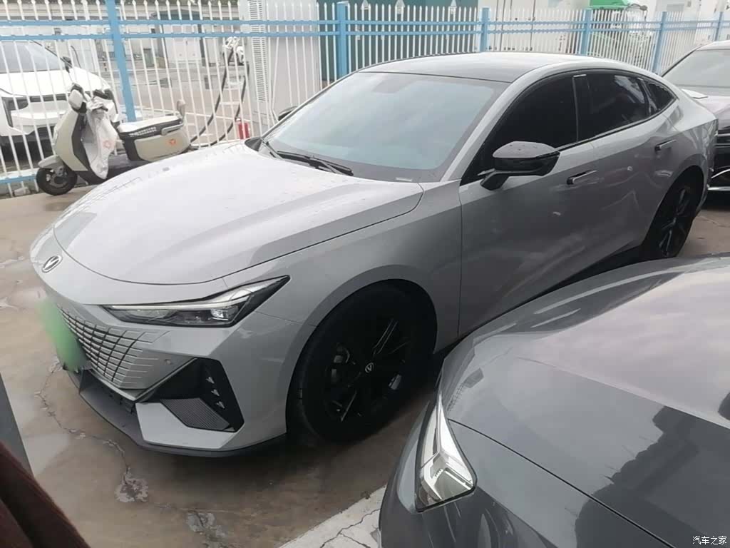Changan UNI-V, 2022 1