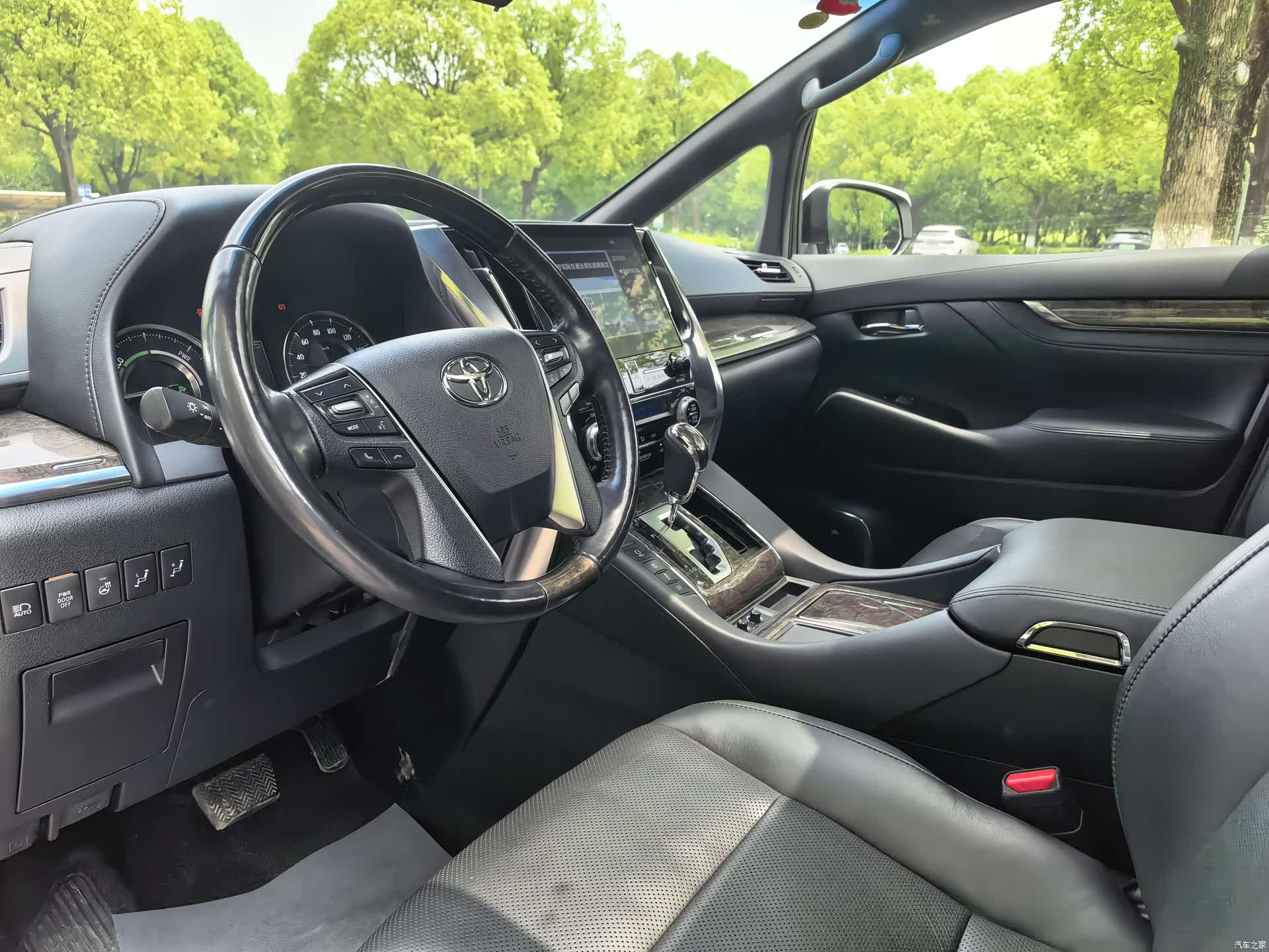Toyota Alphard, 2021 6