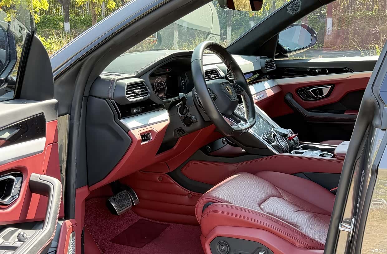 Lamborghini Urus, 2019 3