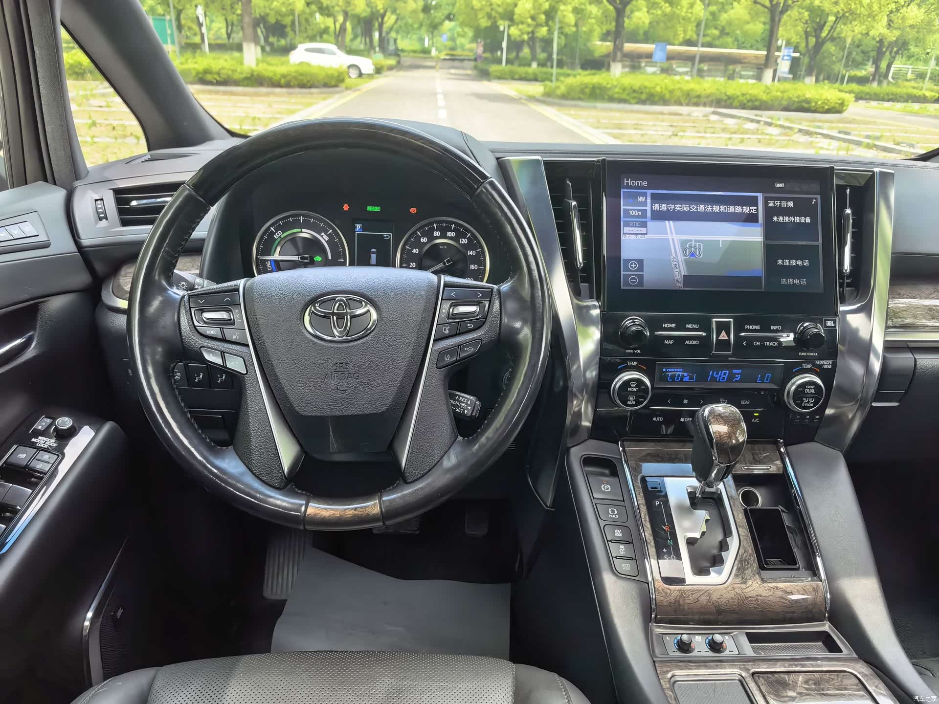 Toyota Alphard, 2021 11