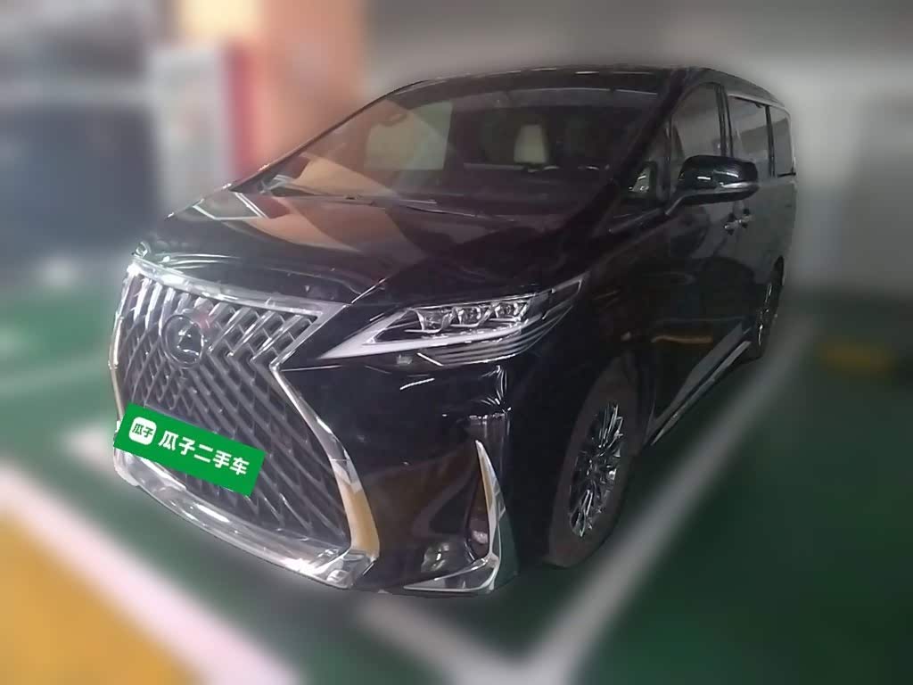 Lexus LM