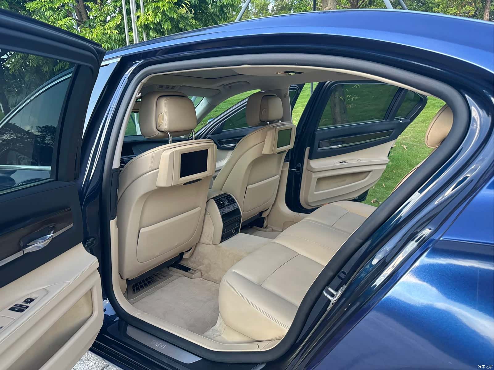BMW 7 Series, 2010 12