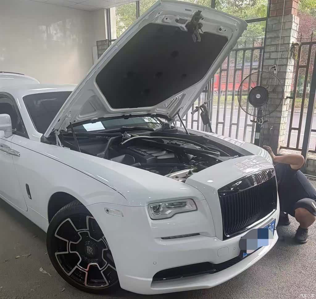 Rolls-Royce Wraith, 2020 4
