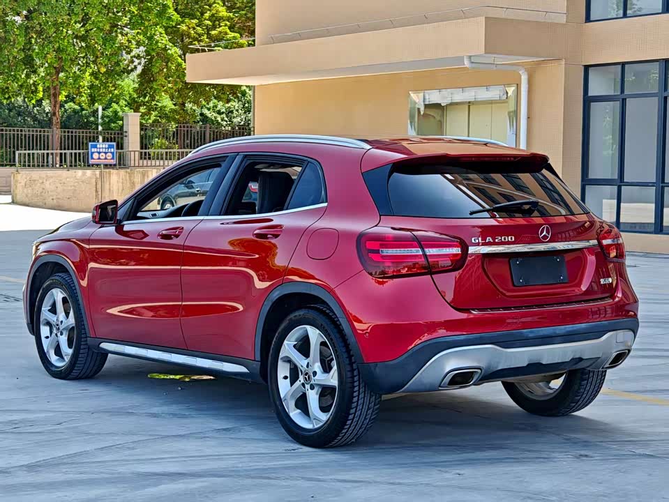 Mercedes-Benz GLA