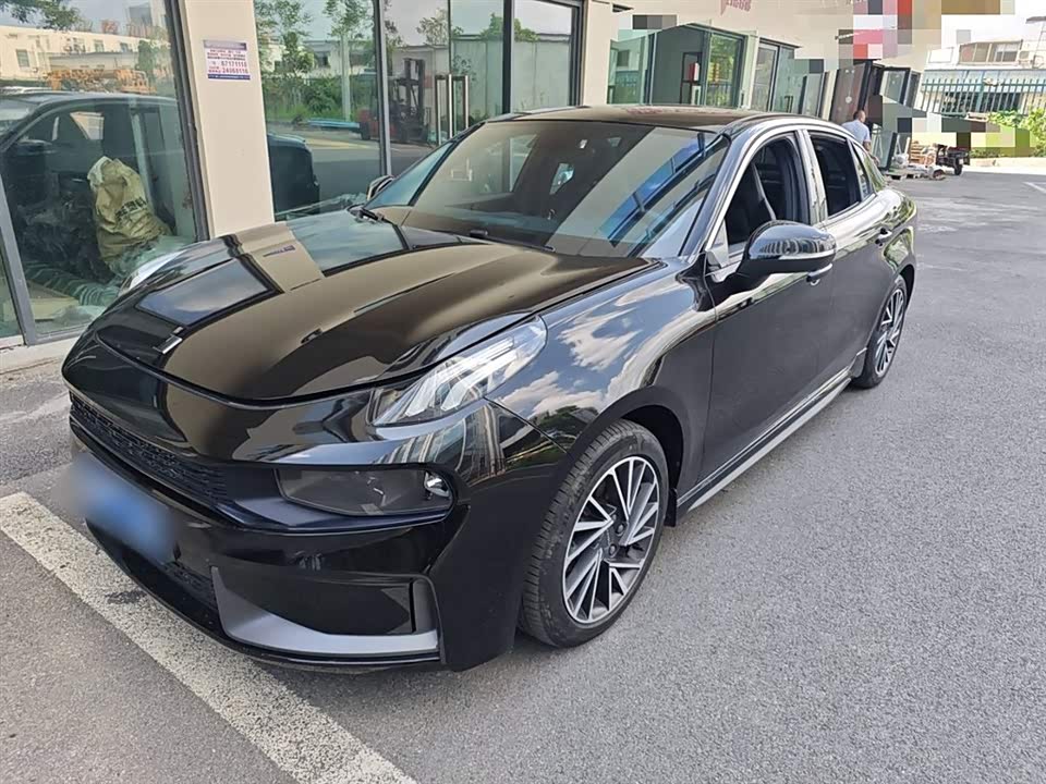 Lynk & Co 03 Lynk & Co 03