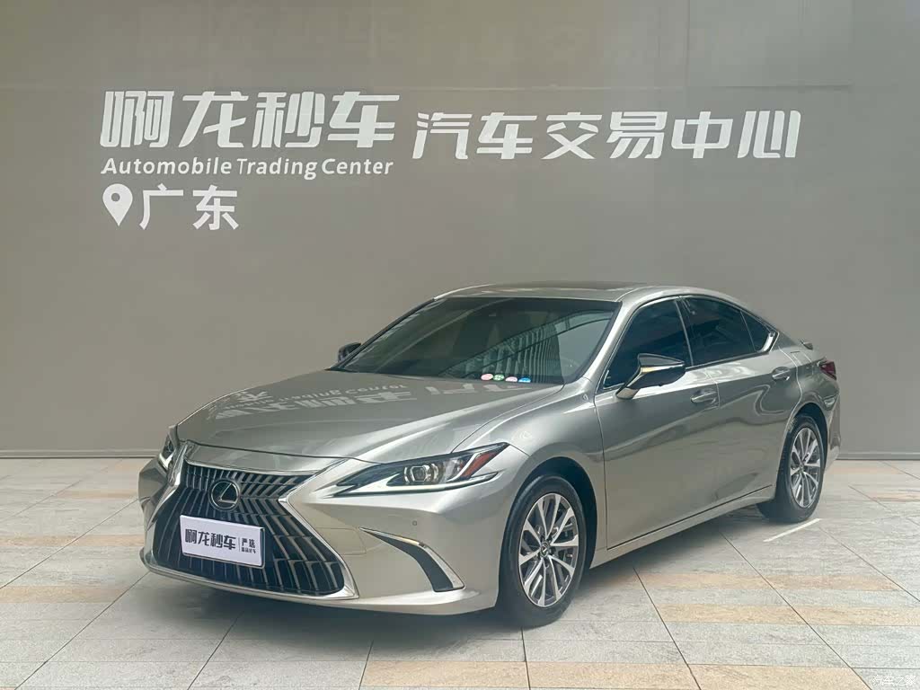 Lexus ES, 2023 1