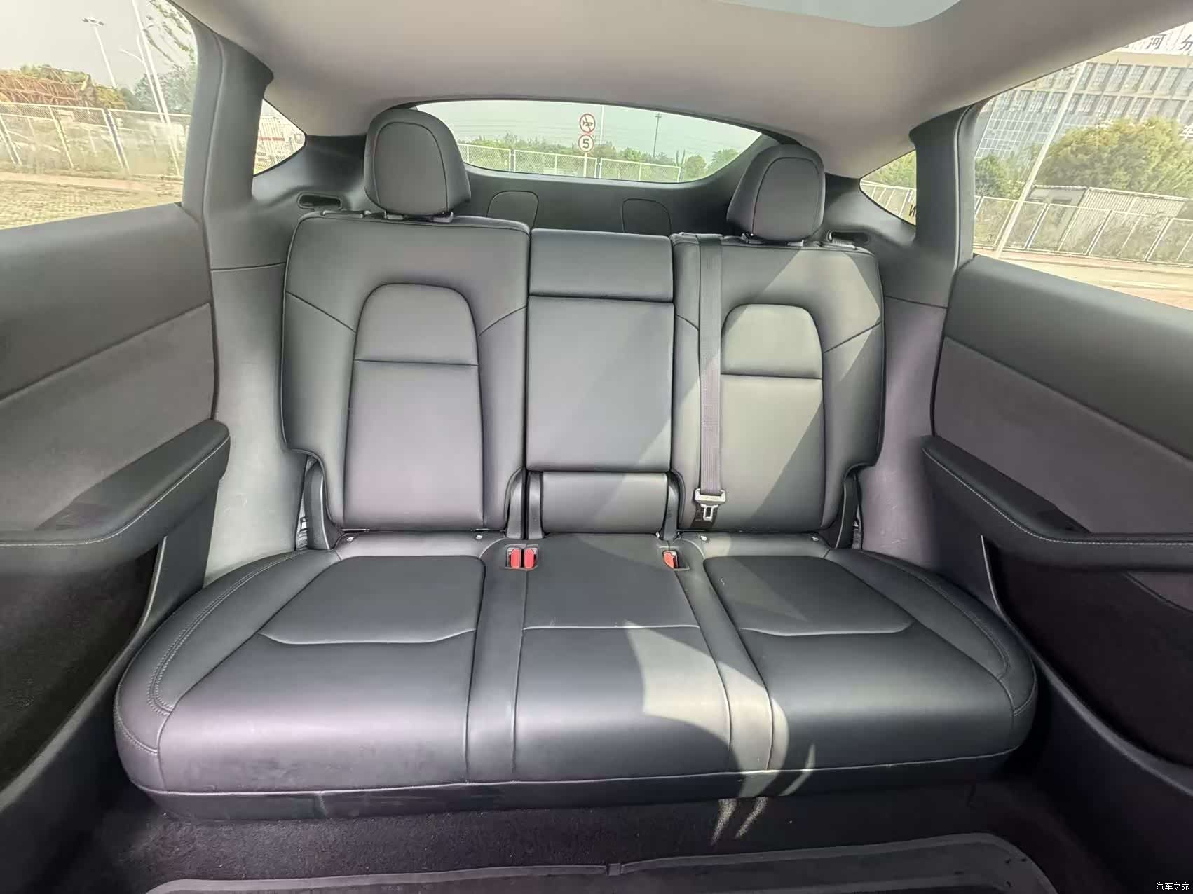 Tesla Model Y, 2021 17