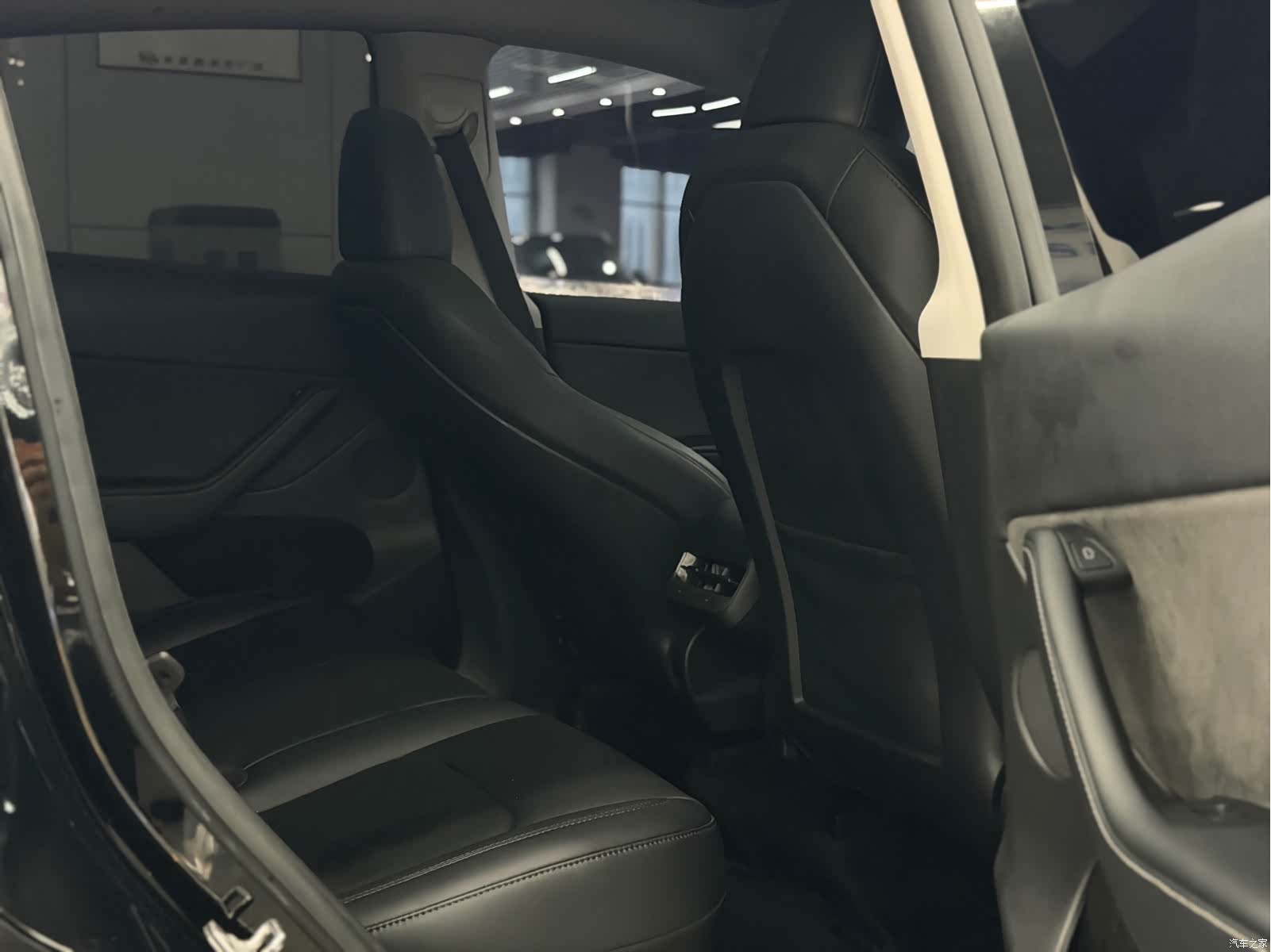 Tesla Model Y, 2024 10