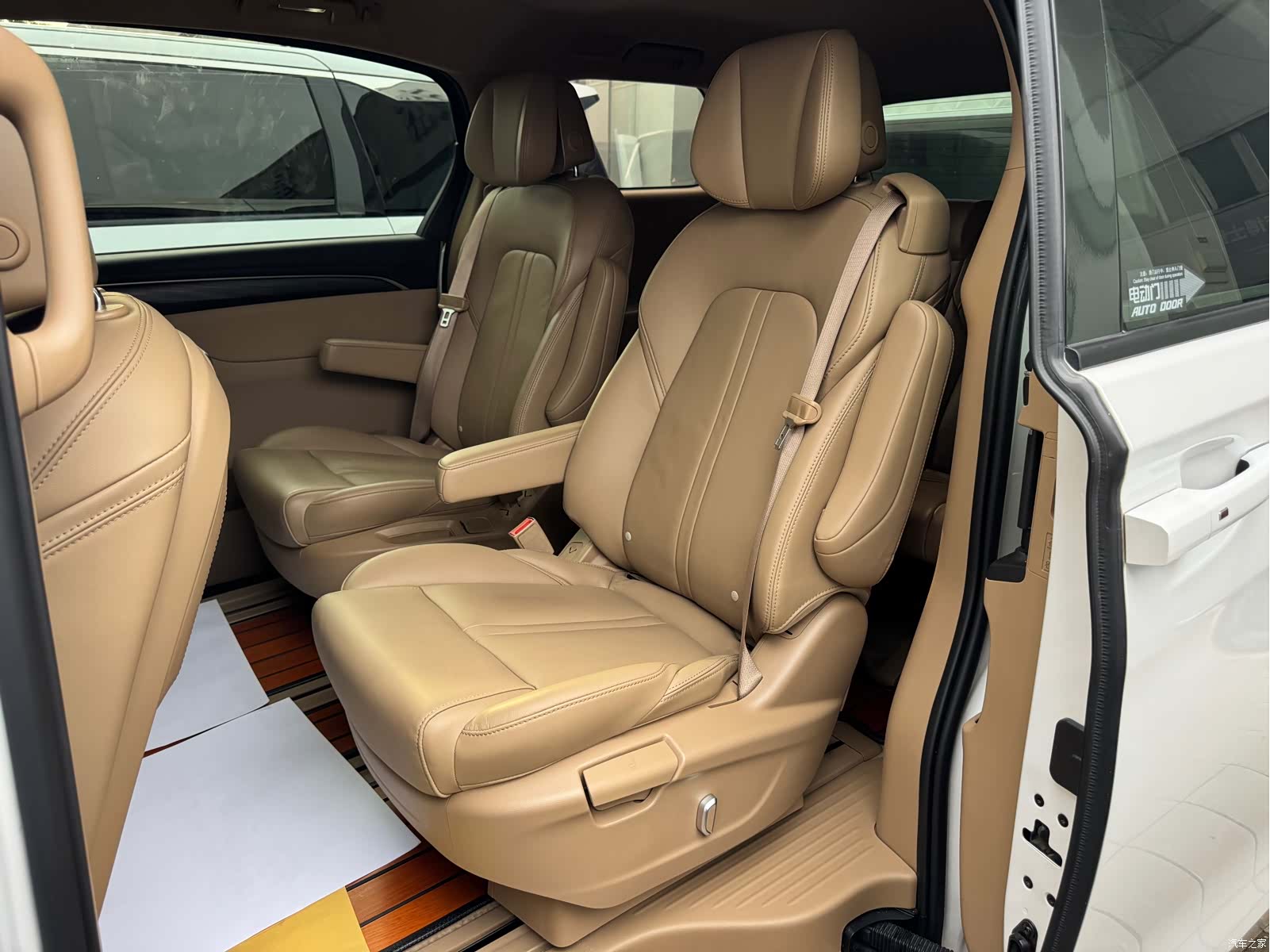 Buick GL8, 2021 9
