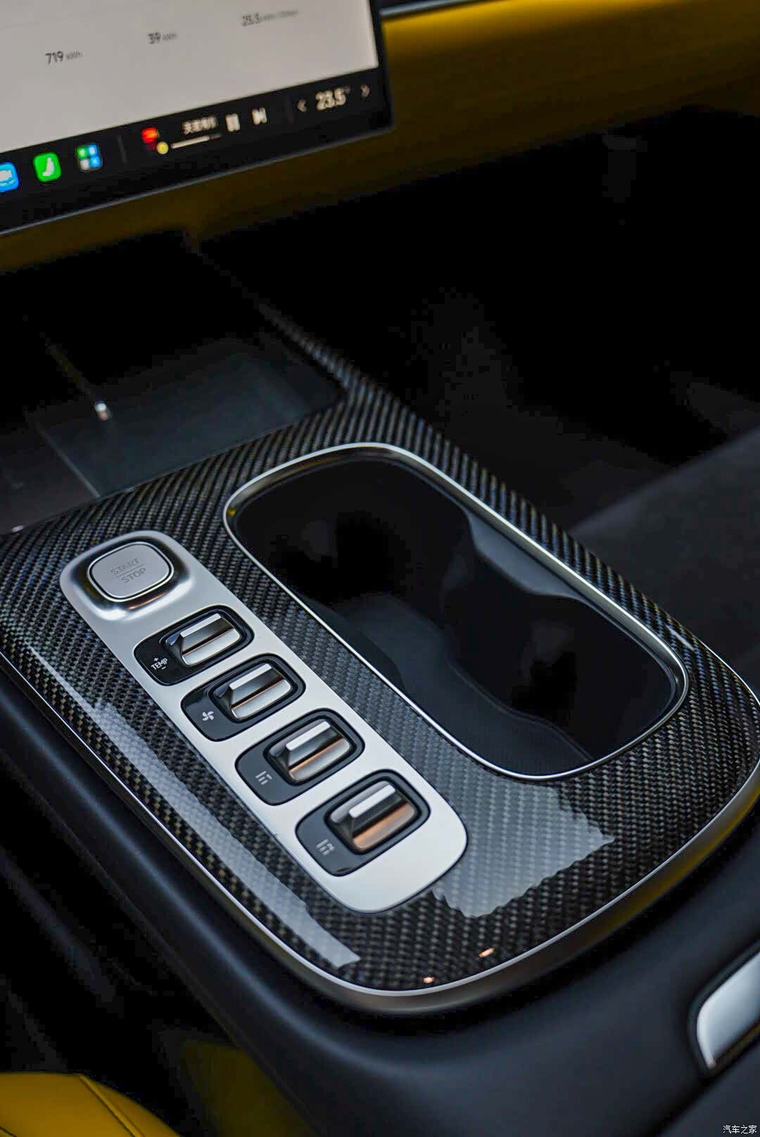 Xiaomi SU7, 2025 10