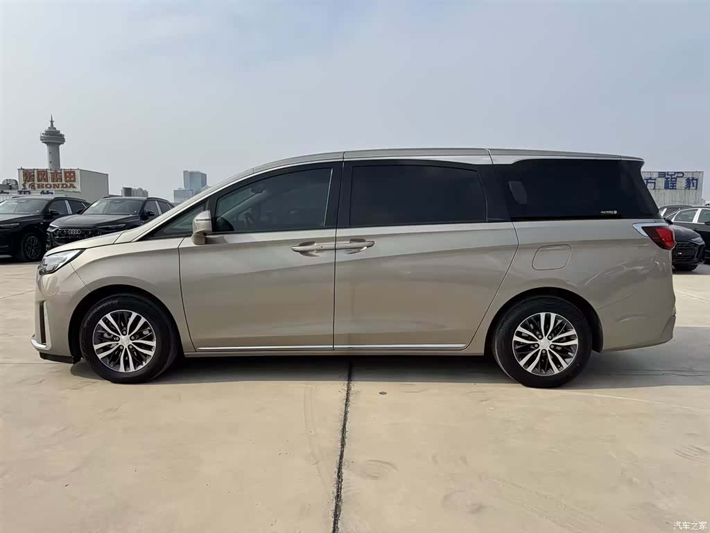 Buick GL8, 2024 4