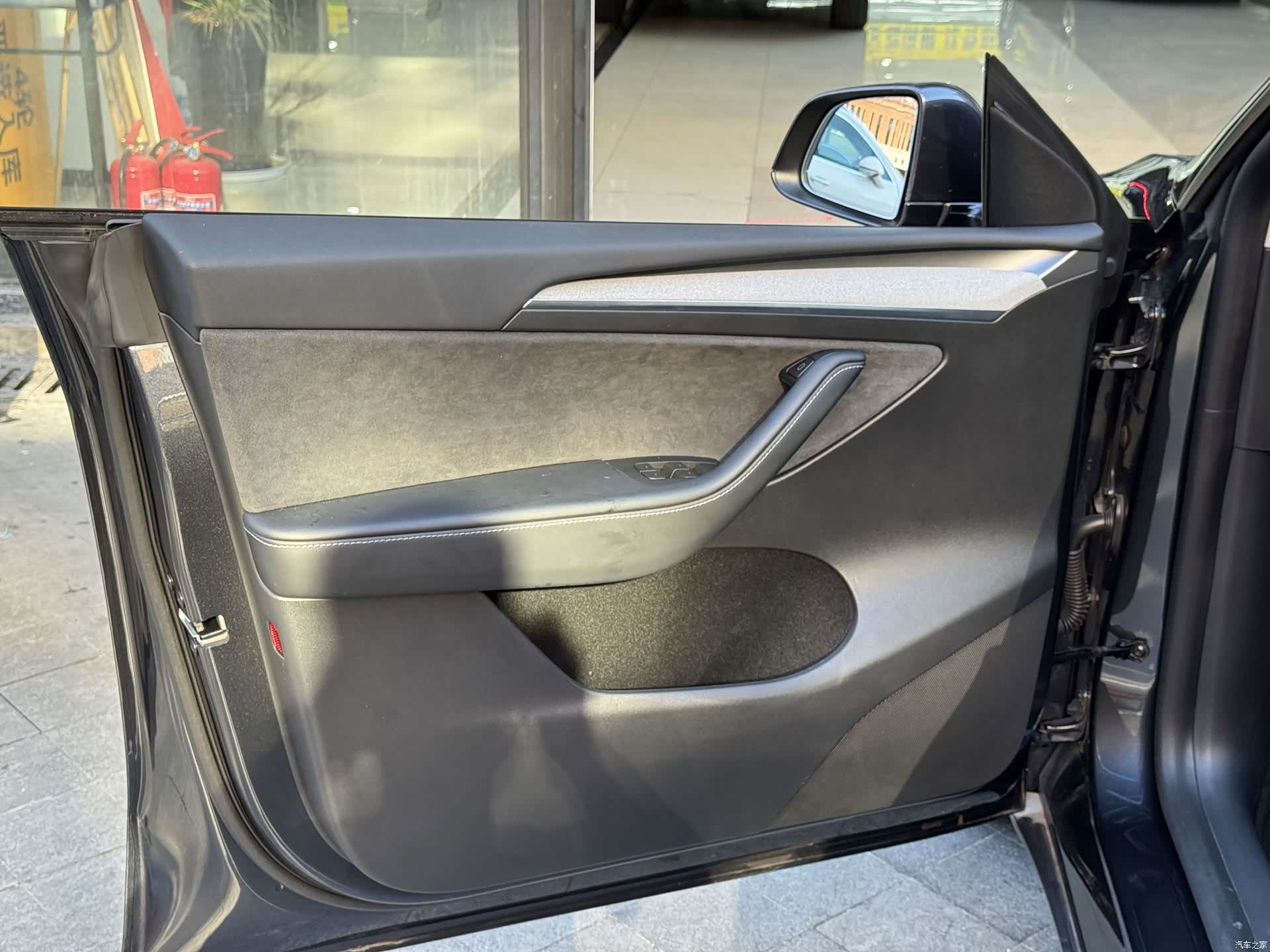 Tesla Model Y, 2024 15