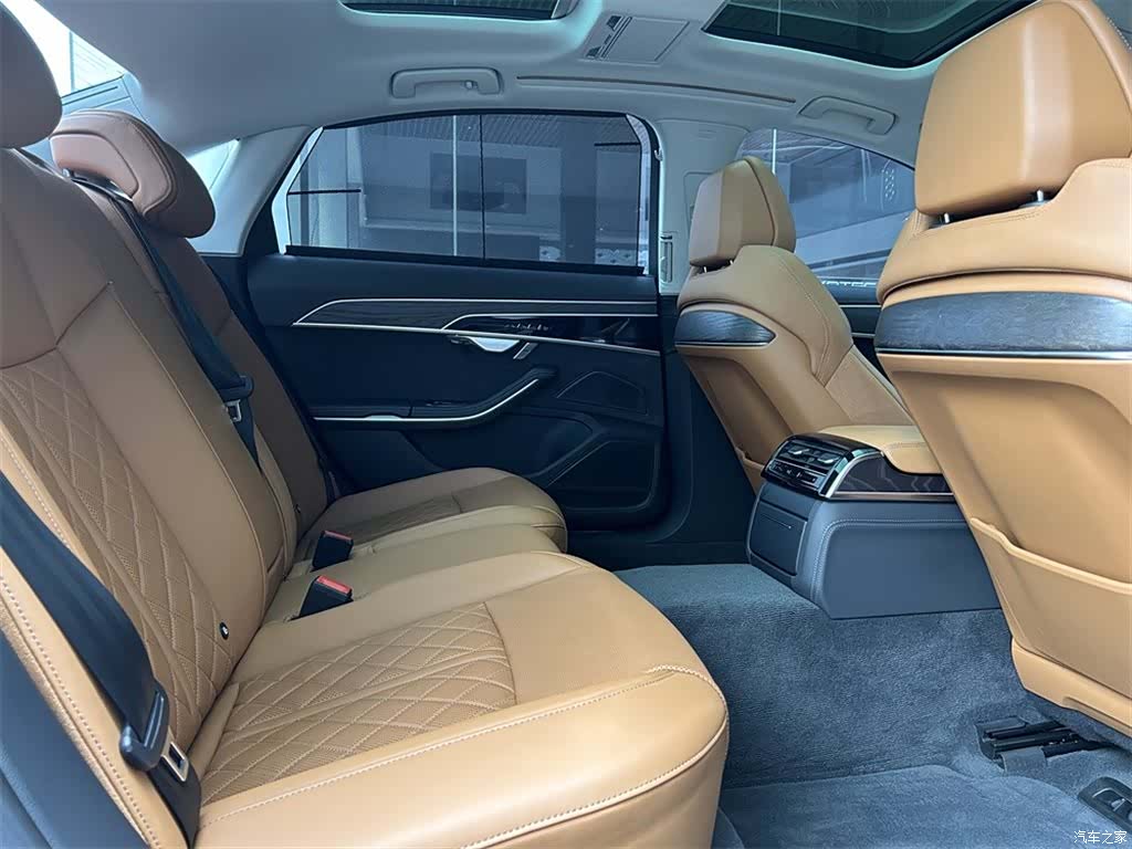 Audi A8L, 2023 7