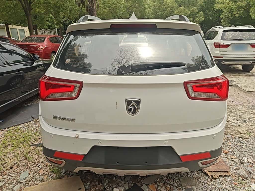 Wuling 560, 2015 6