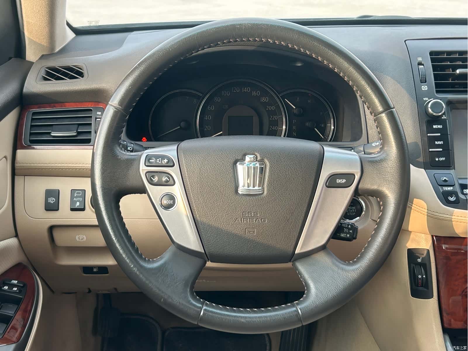 Toyota Crown, 2012 16