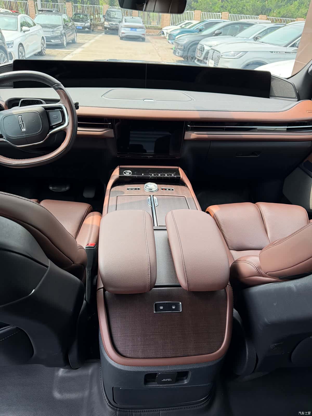 Lincoln Navigator, 2025 6