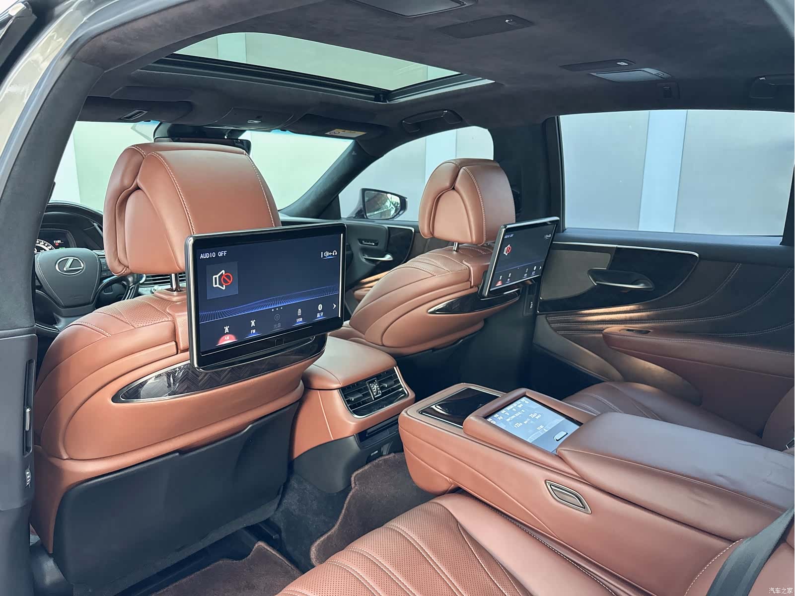 Lexus LS, 2019 14